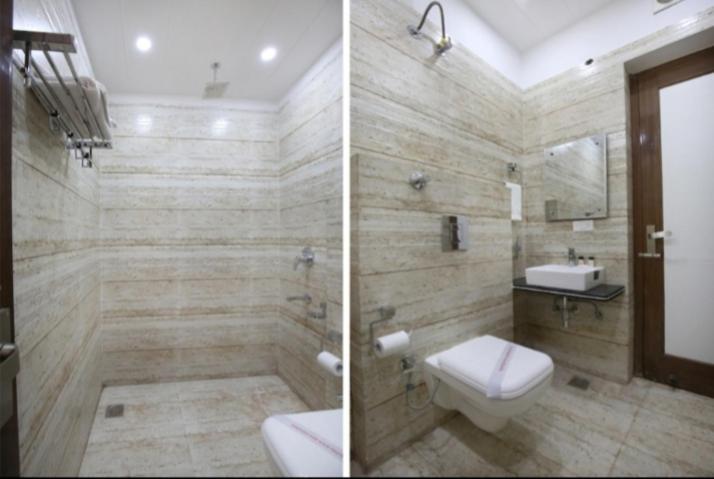 Hotel Silver Palm Zirakpur Kültér fotó