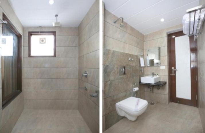 Hotel Silver Palm Zirakpur Kültér fotó